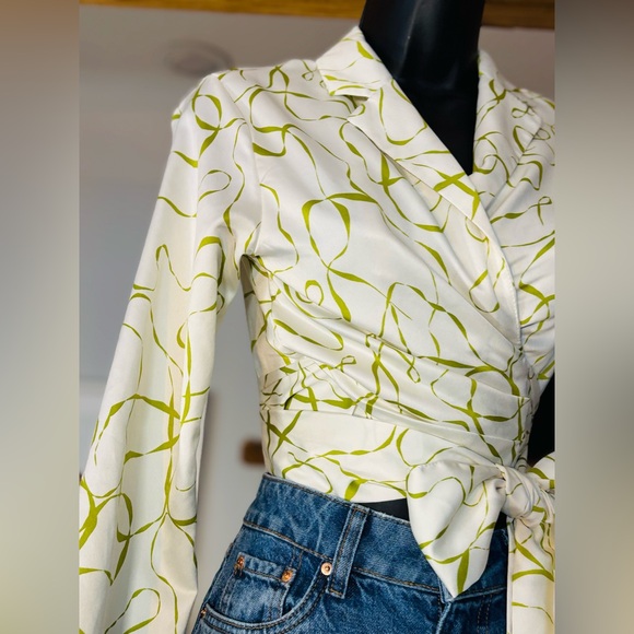 Dynamite-White and Green Wrap Blouse - Picture 6 of 8